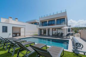 Villa Porto Dinheiro, with ocean view